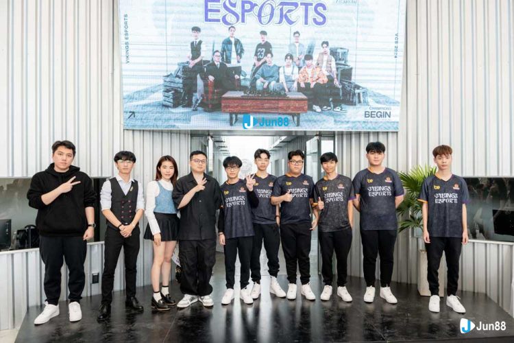 SofM trở lại VCS, đồng hành cùng Viking Esports